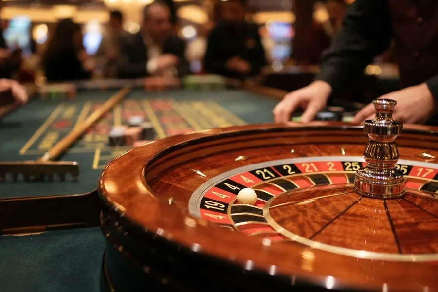 Dansk live blackjack online: De vigtigste husregler der ændrer dine odds